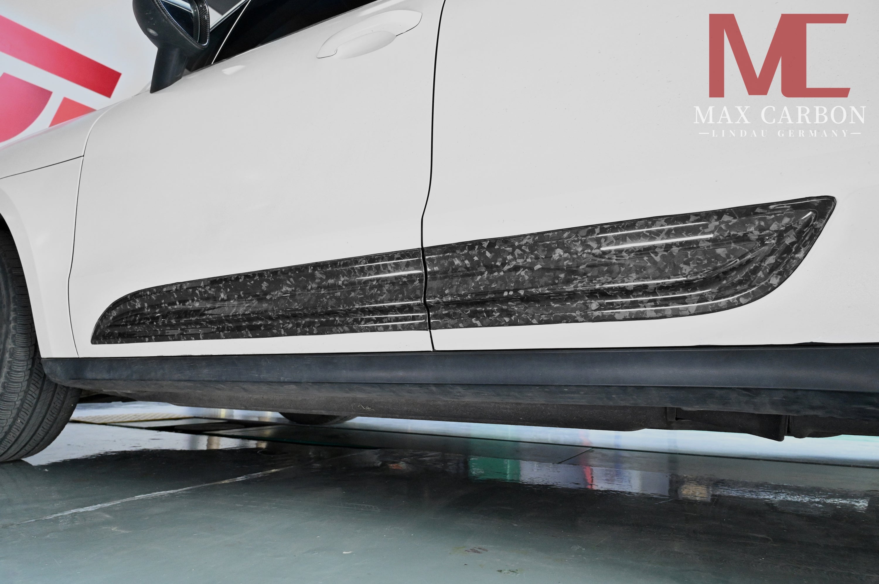 Dry-Carbon Seitenblenden „GTS Style“ passend für Porsche Macan 95B – sportlicher Seitenakzent