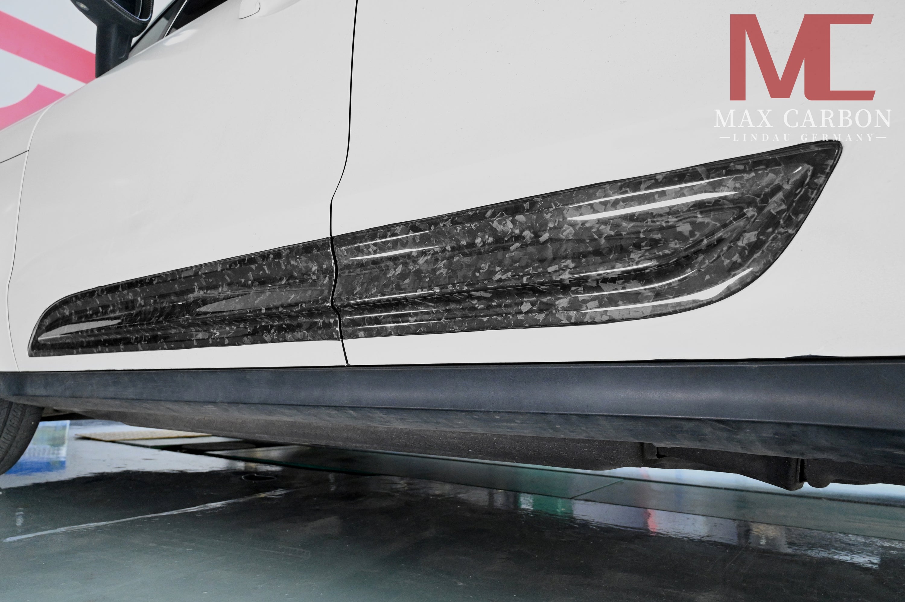 Dry-Carbon Seitenblenden „GTS Style“ passend für Porsche Macan 95B – sportlicher Seitenakzent