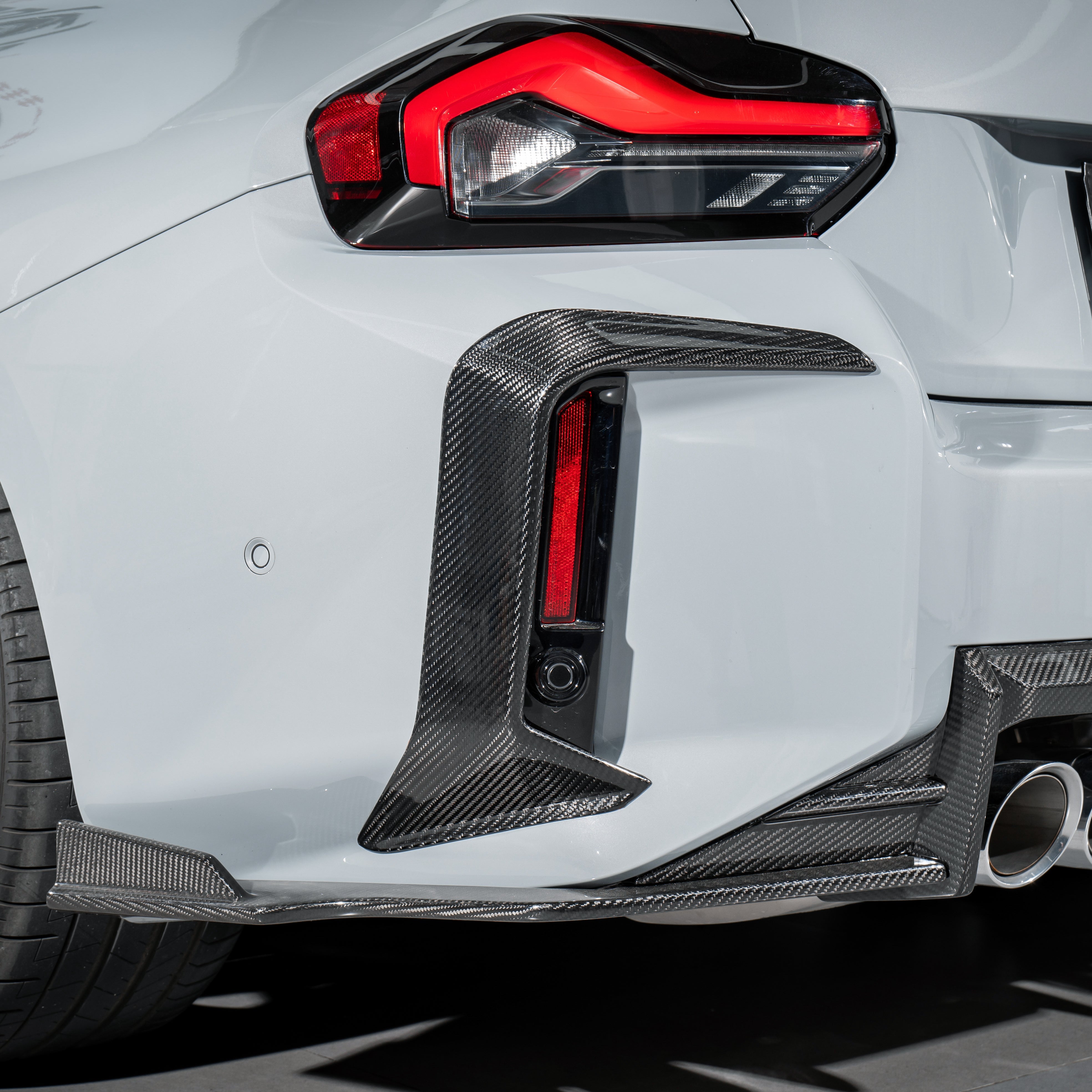 Dry Carbon Stoßstangenaufsatz in L-Form "KB Design" passend für BMW M2 G87