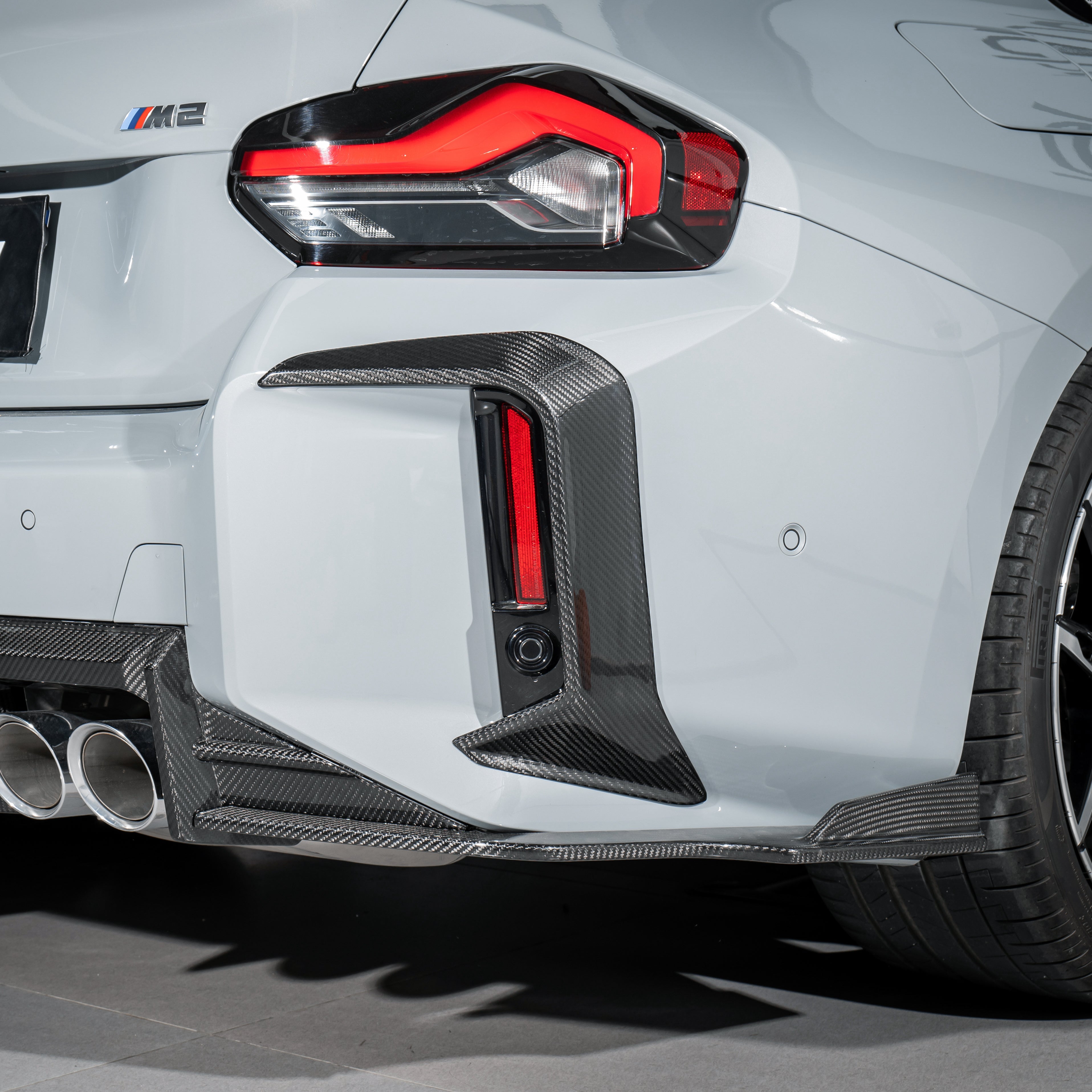 Dry Carbon Stoßstangenaufsatz in L-Form "KB Design" passend für BMW M2 G87