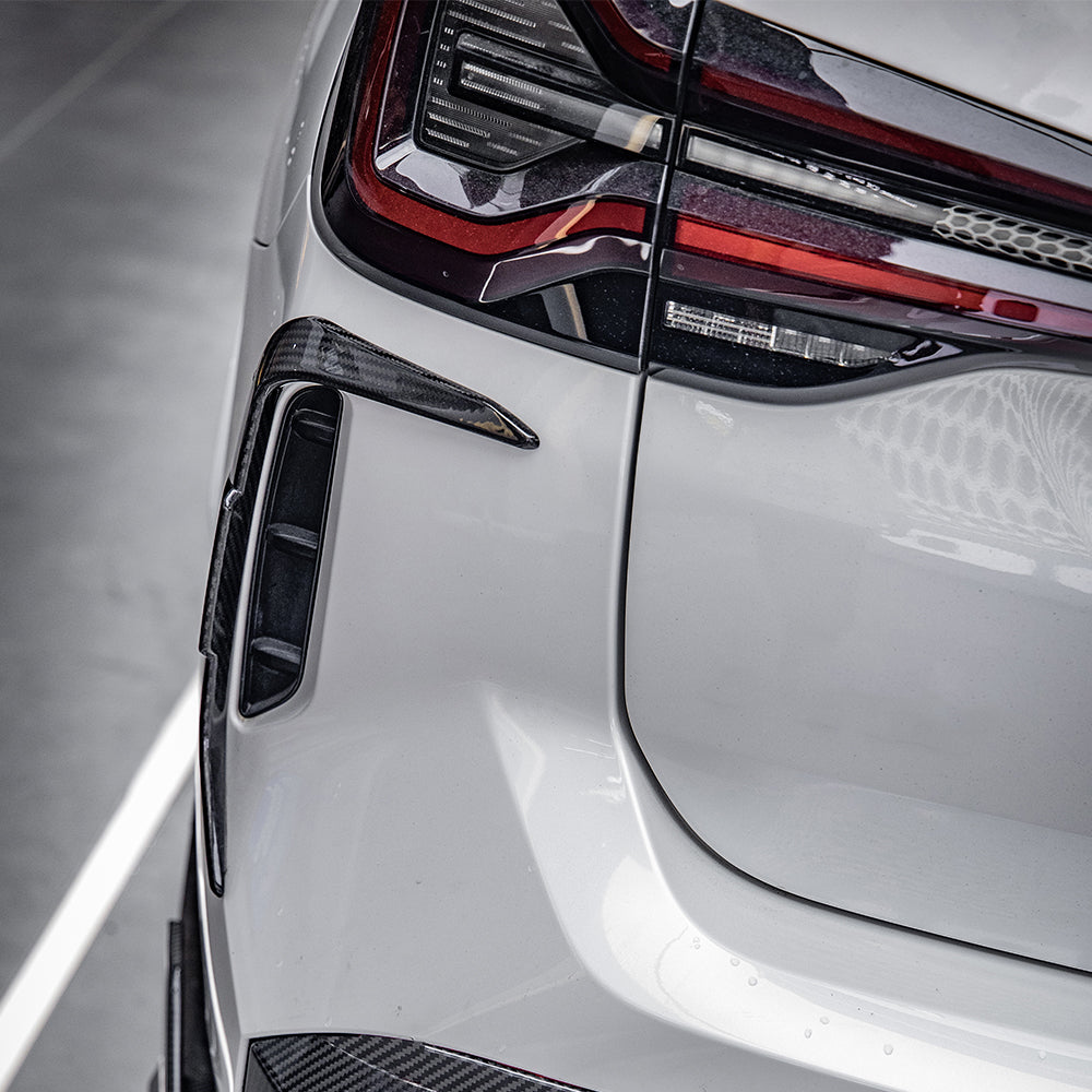 Dry-Carbon Heck-Lufteinlässe SQ-Style passend für BMW X3 G01 LCI & X4 G02 LCI – markantes Heckdetail in echtem Carbon