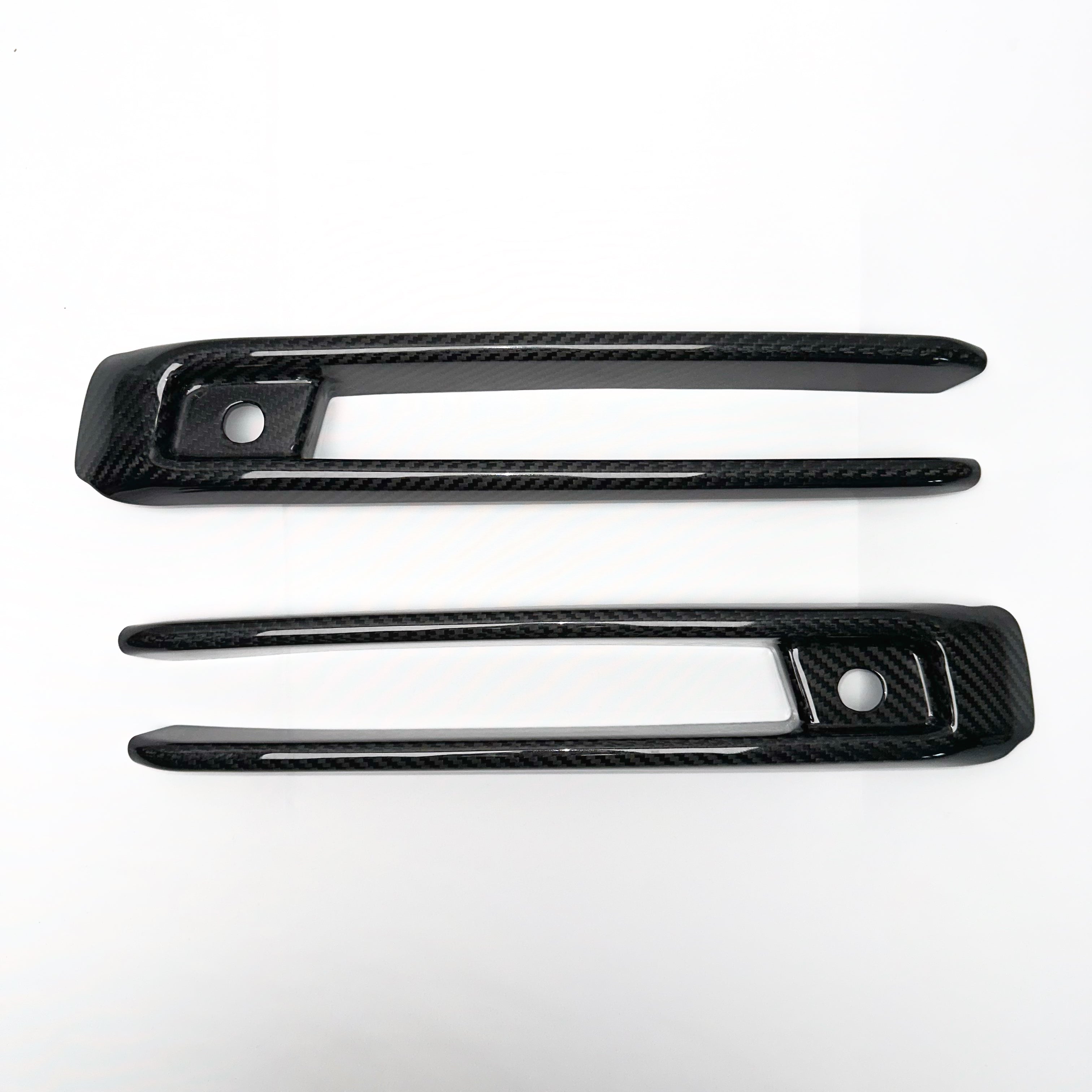 Dry-Carbon Nebelscheinwerfer Cover passend für Mercedes-Benz G-Klasse G63 / G55 / G500 (ab 2019) – Front-Detail in Carbon