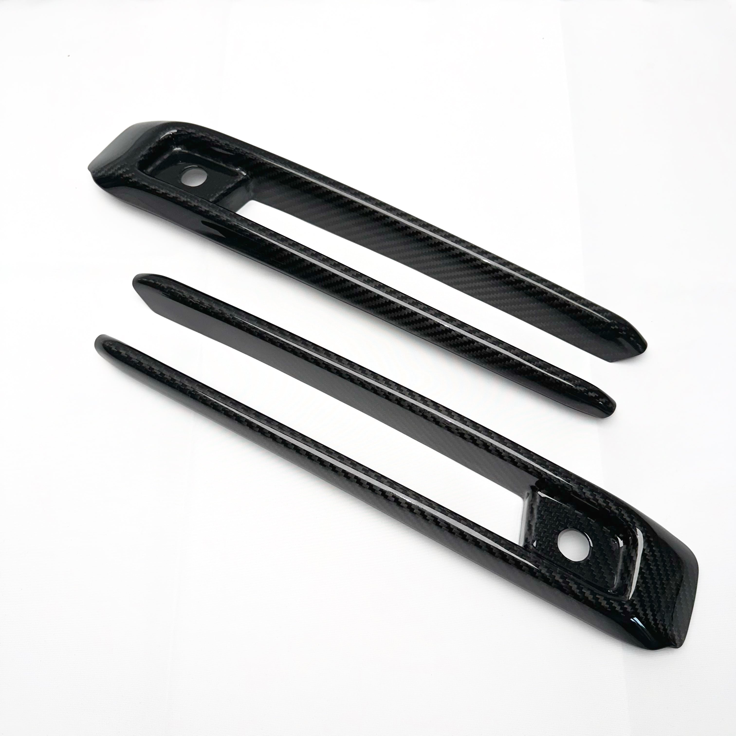 Dry-Carbon Nebelscheinwerfer Cover passend für Mercedes-Benz G-Klasse G63 / G55 / G500 (ab 2019) – Front-Detail in Carbon