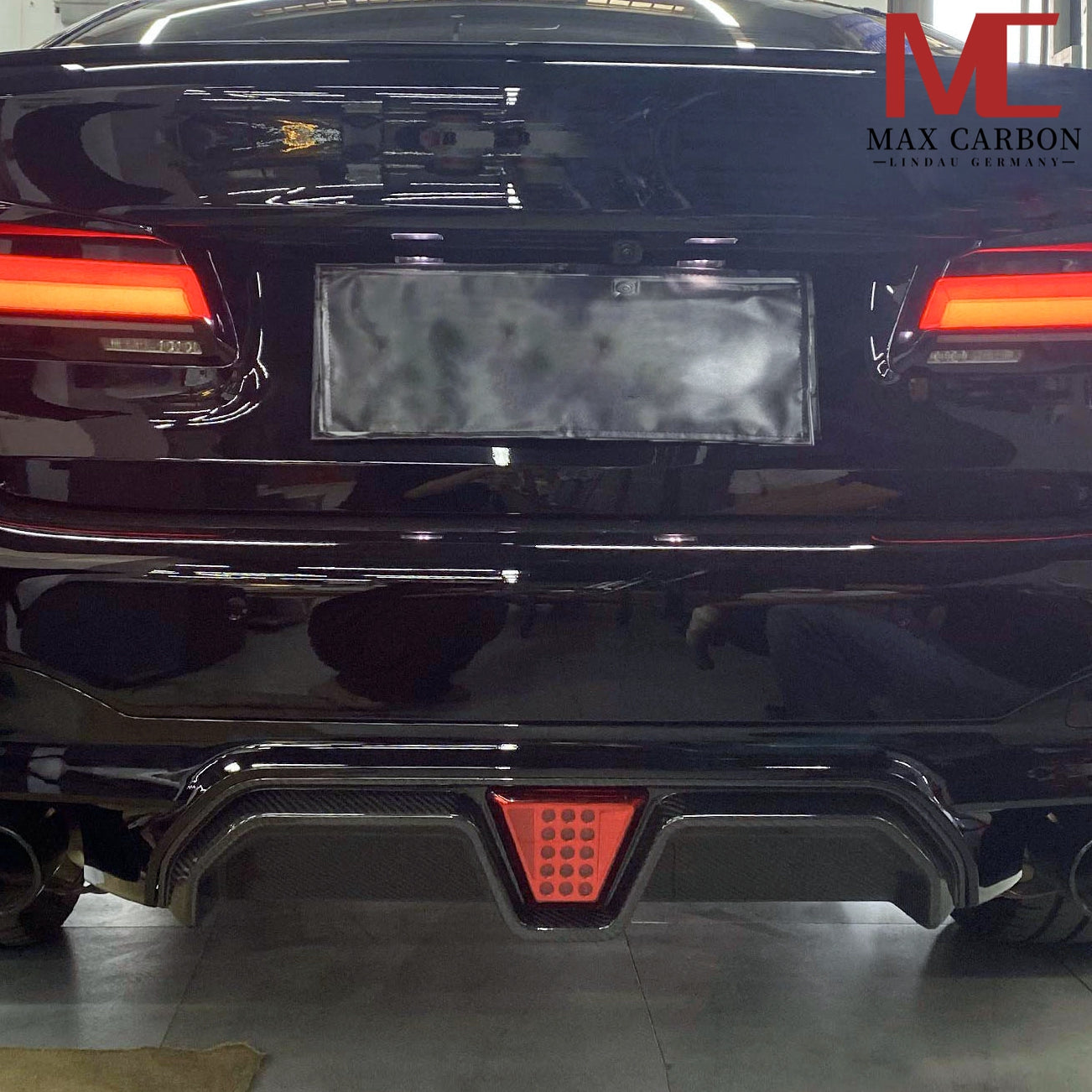 Dry-Carbon Heckdiffusor + LED passend für BMW M5 F90 LCI – Aggressive Heck mit LED-Performance