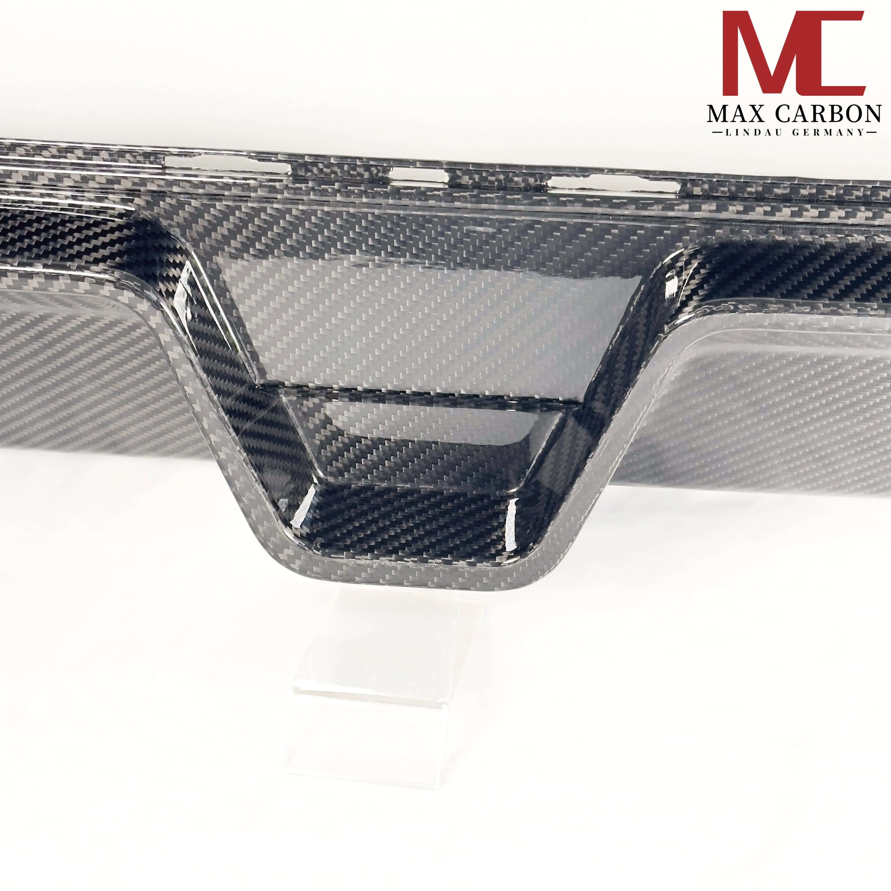 Dry-Carbon Heckdiffusor passend für BMW M5 F90 – Aggressive Heck-Performance