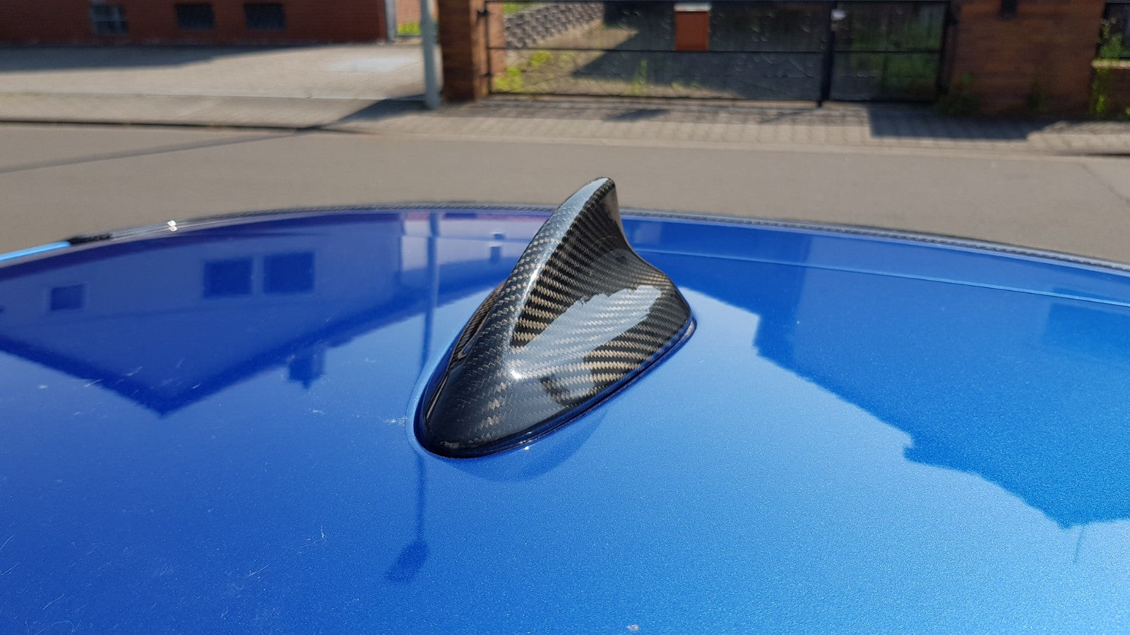 Dry CARBON Antennen Cover "Shark Fin" passend für BMW F20 F21 F31 F40 F45 F46 F48 F15 F16 F25 F26 F85 F86 G31 - Getsdowned