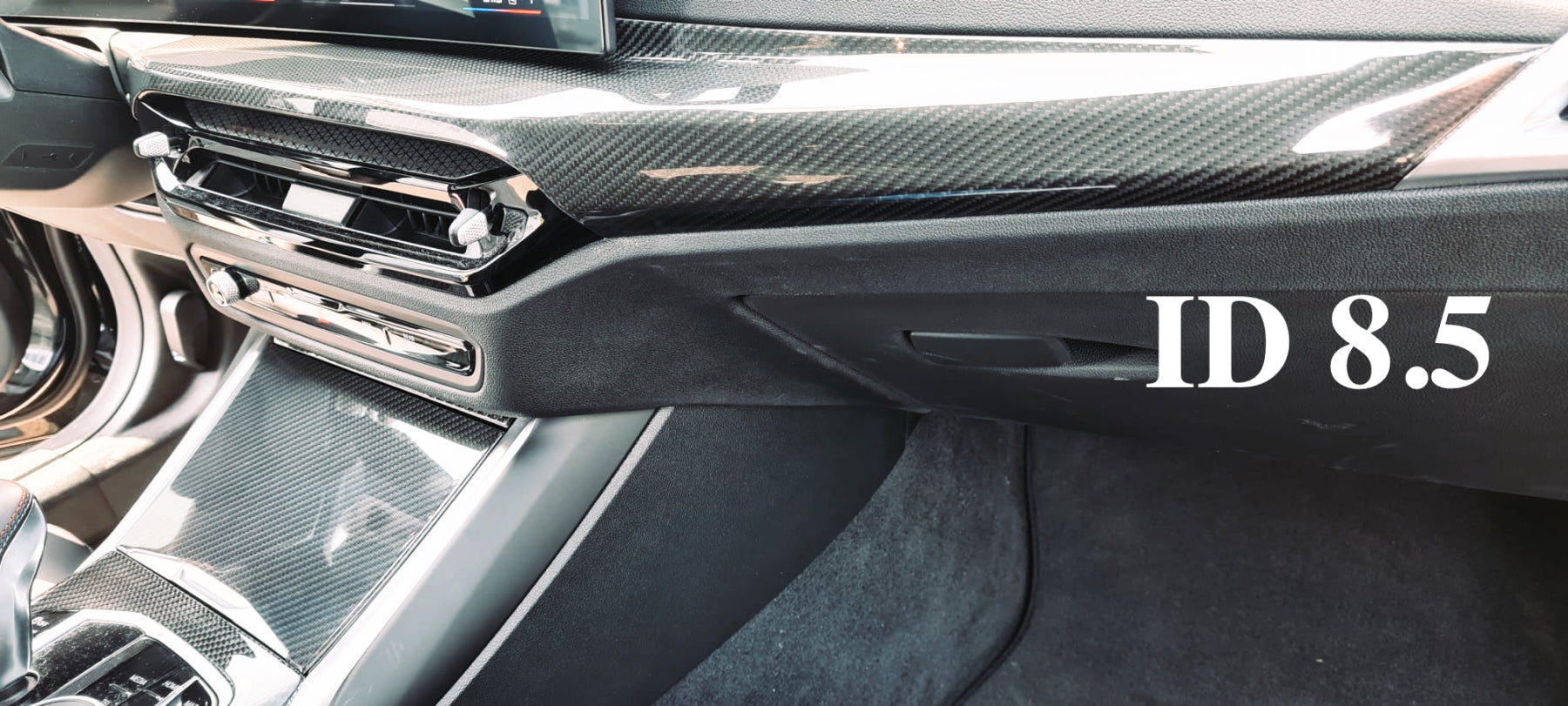 Dry Carbon Zierleiste Armaturenbrett passend für BMW M2 G87 / M3 G80 G81 / M4 G82 G83 / 3er G20 G21 / 4er G22 G23 G26 - Getsdowned