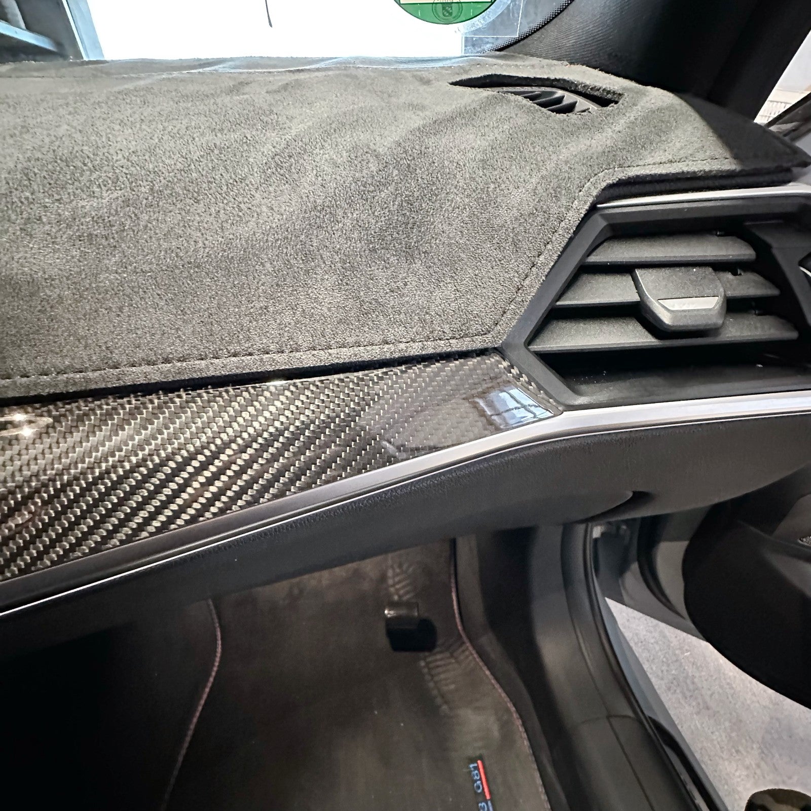 Dry Carbon Zierleiste Armaturenbrett passend für BMW M2 G87 / M3 G80 G81 / M4 G82 G83 / 3er G20 G21 / 4er G22 G23 G26 - Getsdowned