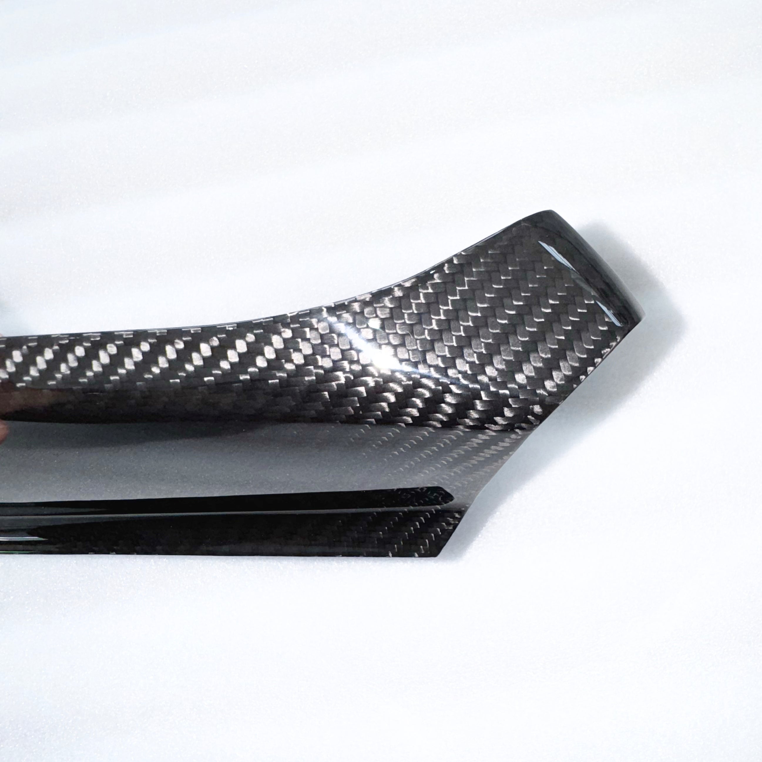 Dry Carbon Zierleiste Armaturenbrett passend für BMW M2 G87 / M3 G80 G81 / M4 G82 G83 / 3er G20 G21 / 4er G22 G23 G26 - Getsdowned