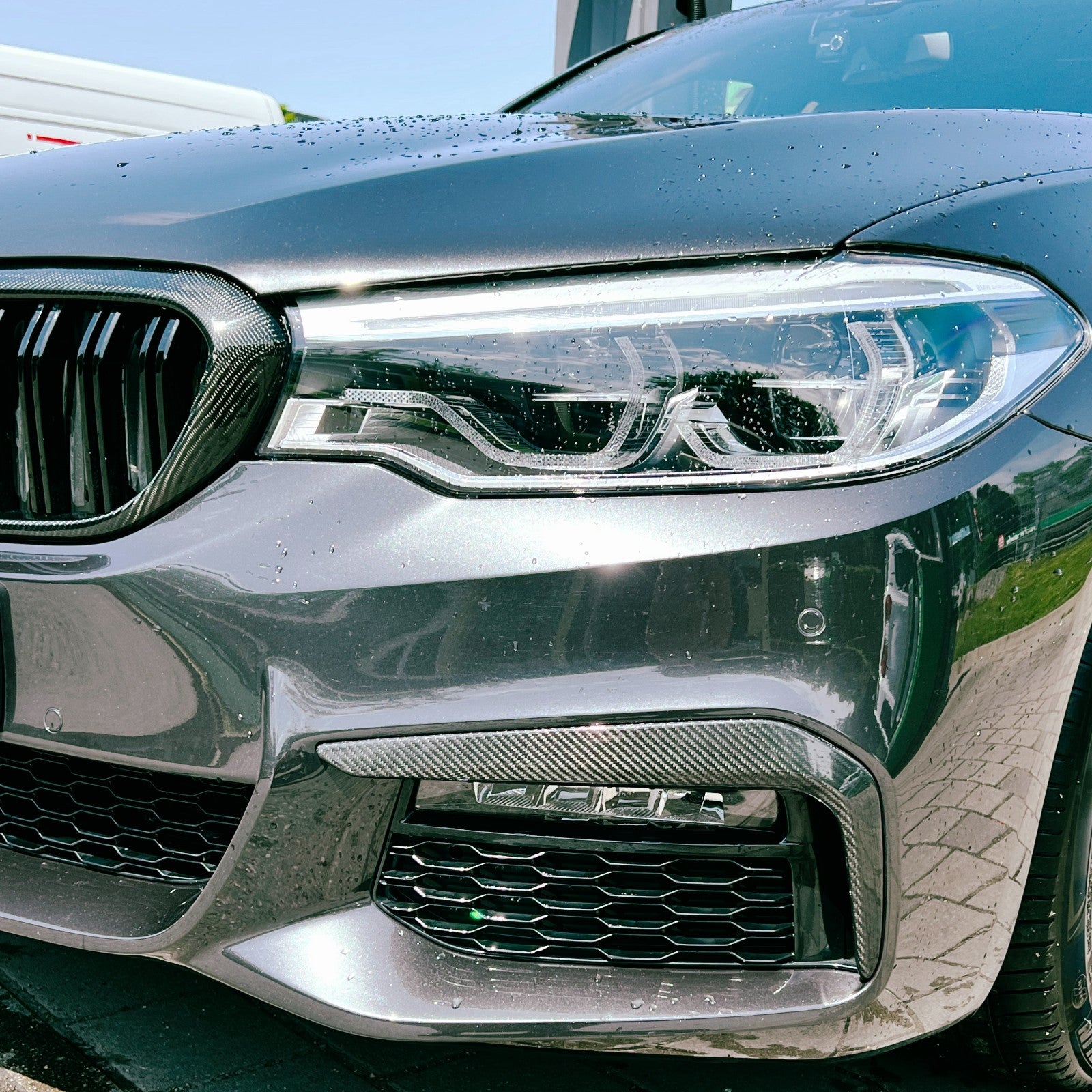 DRY CARBON Front Flaps Blende Luftführung passend für BMW G30 G31 mit M Paket vor LCI - Getsdowned
