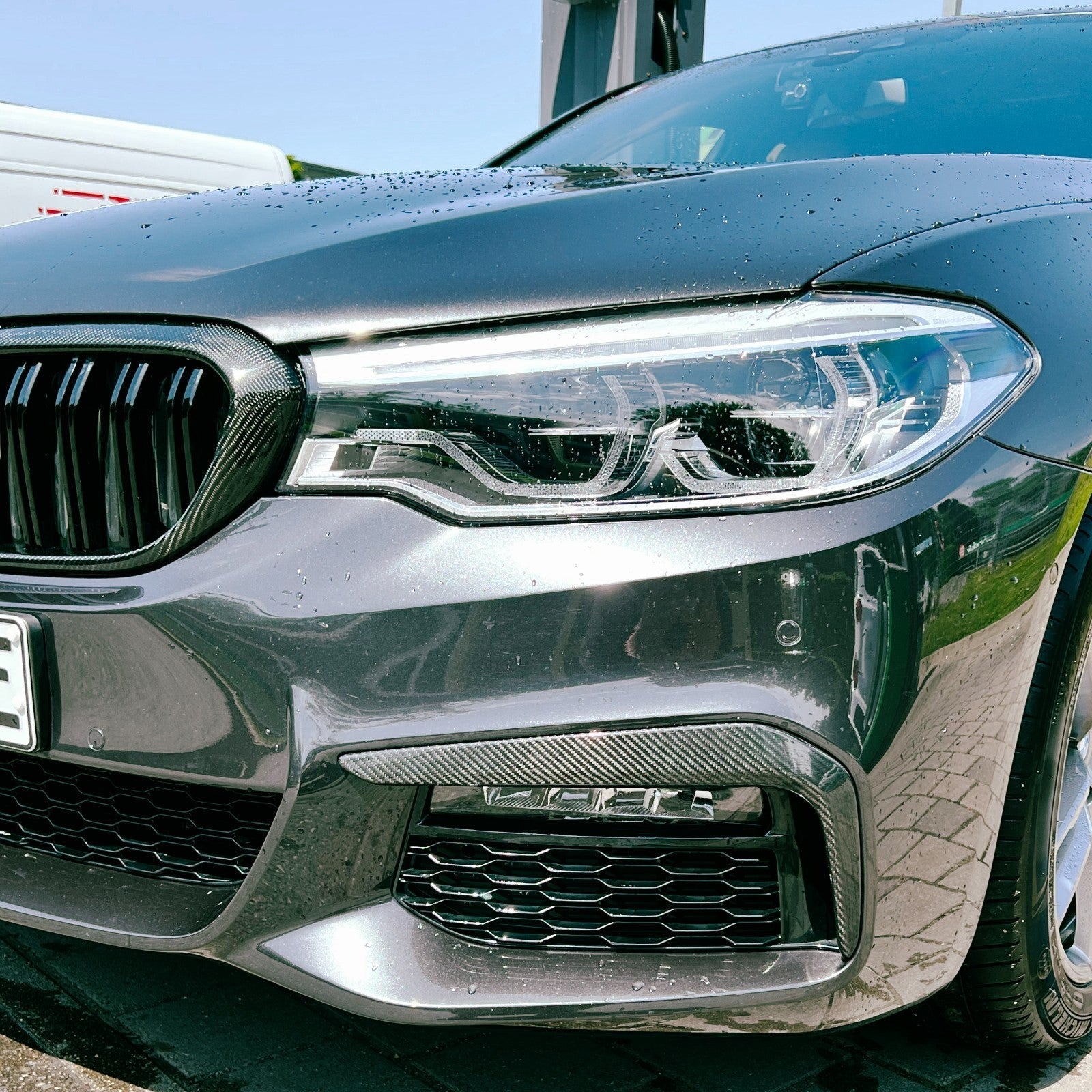 DRY CARBON Front Flaps Blende Luftführung passend für BMW G30 G31 mit M Paket vor LCI - Getsdowned