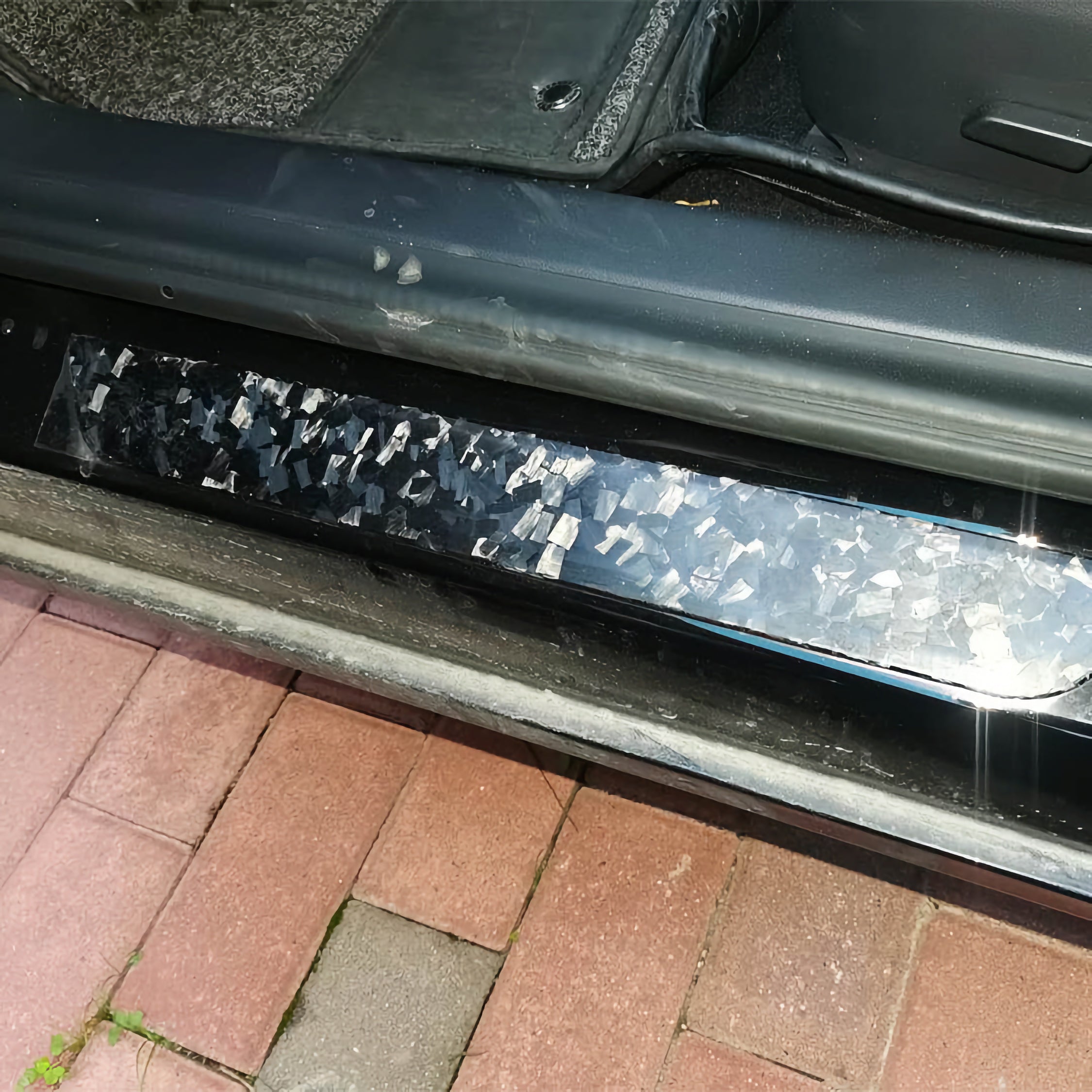 DRY CARBON Performance TÜR Einstiegsleiste Blenden Aufsatz im Satz passend für TESLA MODEL Y - Getsdowned