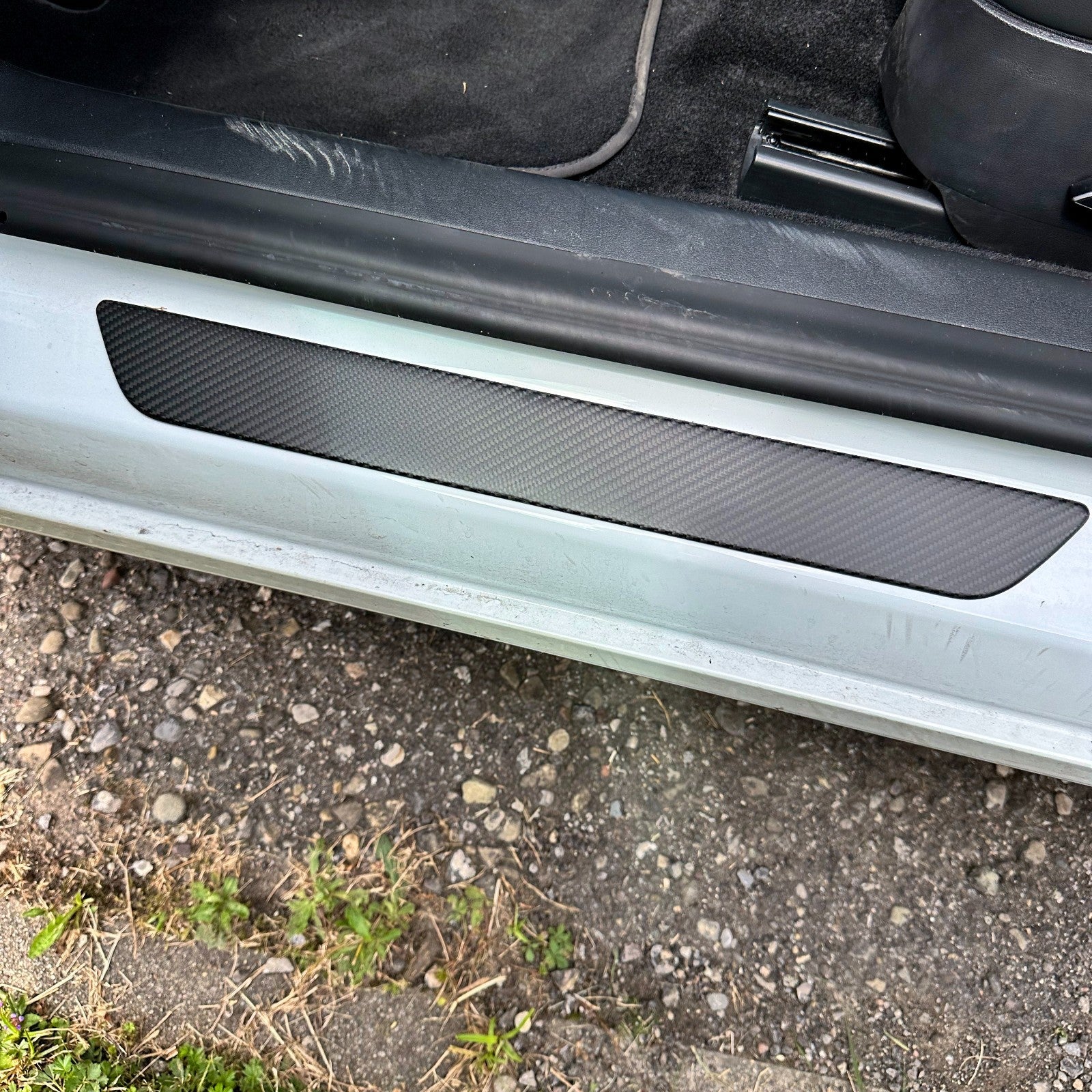 DRY CARBON Performance TÜR Einstiegsleiste Blenden Aufsatz im Satz passend für TESLA MODEL Y - Getsdowned