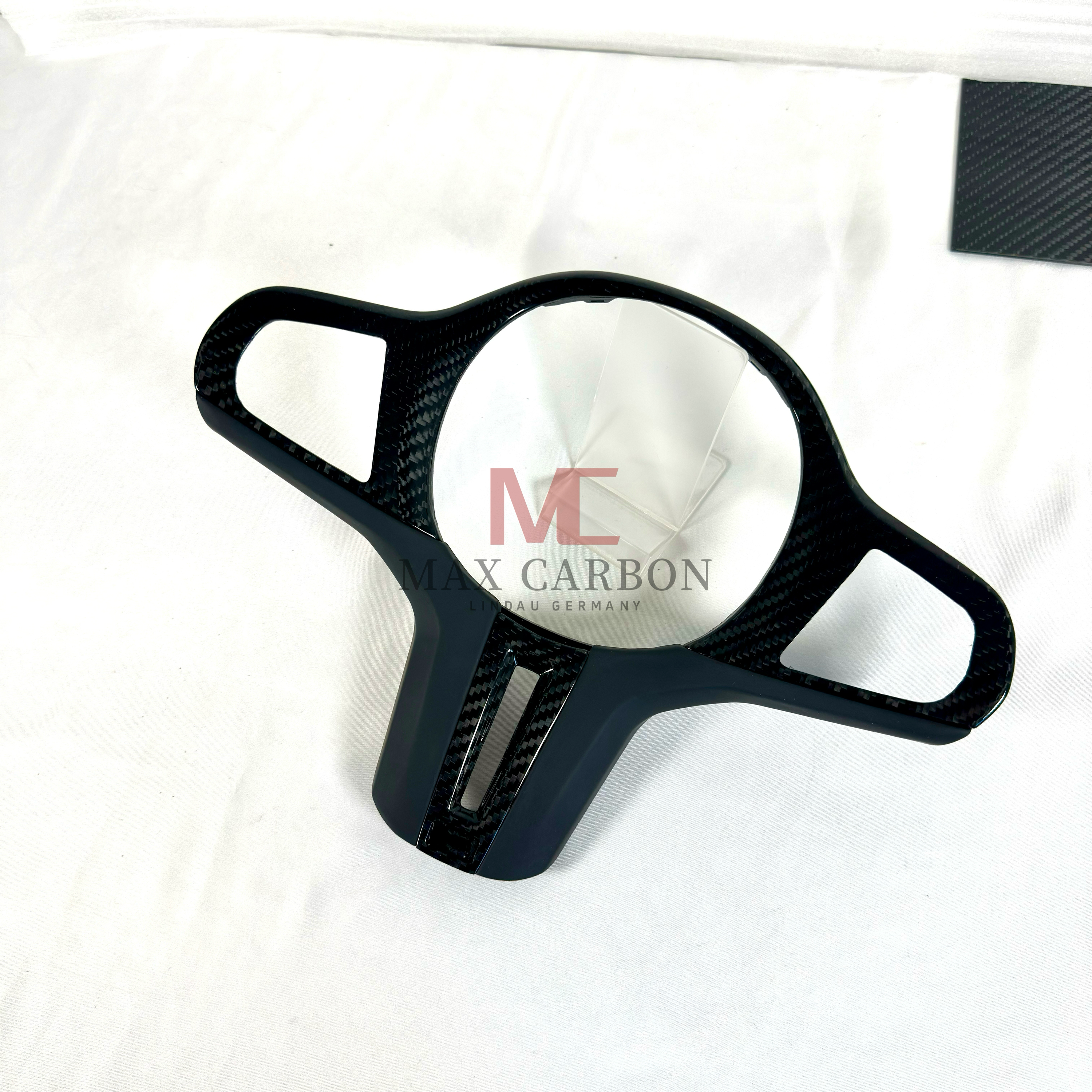 Dry Carbon Lenkrad Spange passend für BMW F40 F44 F46 F48 F39 G20 G21 G22 G23 G26 G80 G81 G82 G83 G42 G87 - Getsdowned