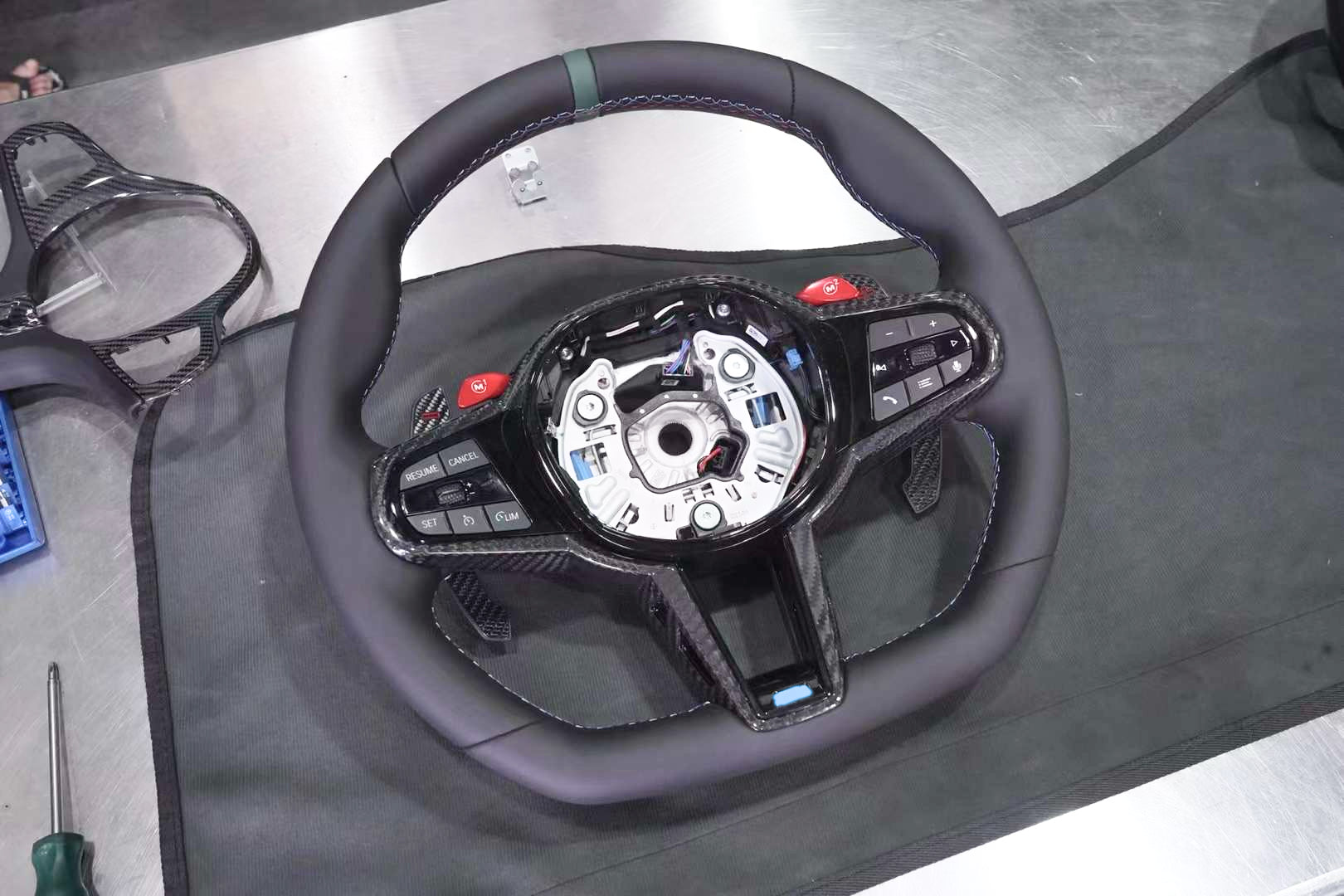 Carbon Lenkrad Spange passend für BMW M2/M3/M4 G87 G80 G81 G82 G83 LCI - Getsdowned