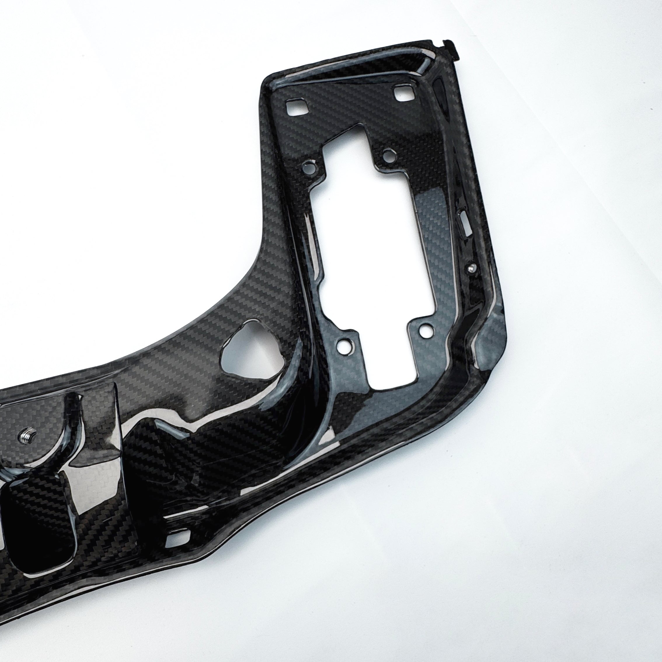 Dry Carbon Slam-Panel Kühlerstützstrebe passend für BMW F22 F23 F30 F31 F34 F35 F32 F33 F36 M3 F80 M4 F82 F83 M2 F87 - Getsdowned