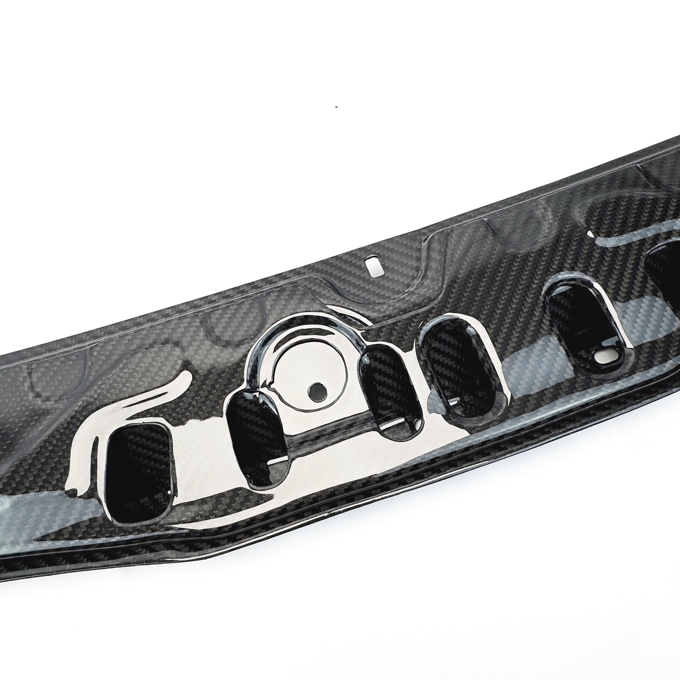 Dry Carbon Slam-Panel Kühlerstützstrebe passend für BMW F22 F23 F30 F31 F34 F35 F32 F33 F36 M3 F80 M4 F82 F83 M2 F87 - Getsdowned